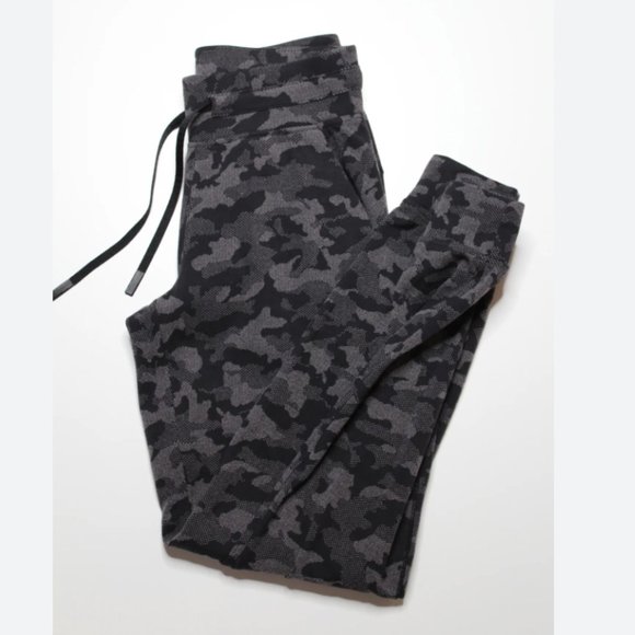 Lululemon Ready to Rulu Joggers (Black Camo) - Picture 1 of 2